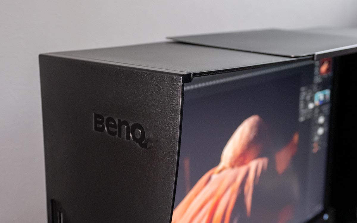 BenQ PV270付属の遮光フード